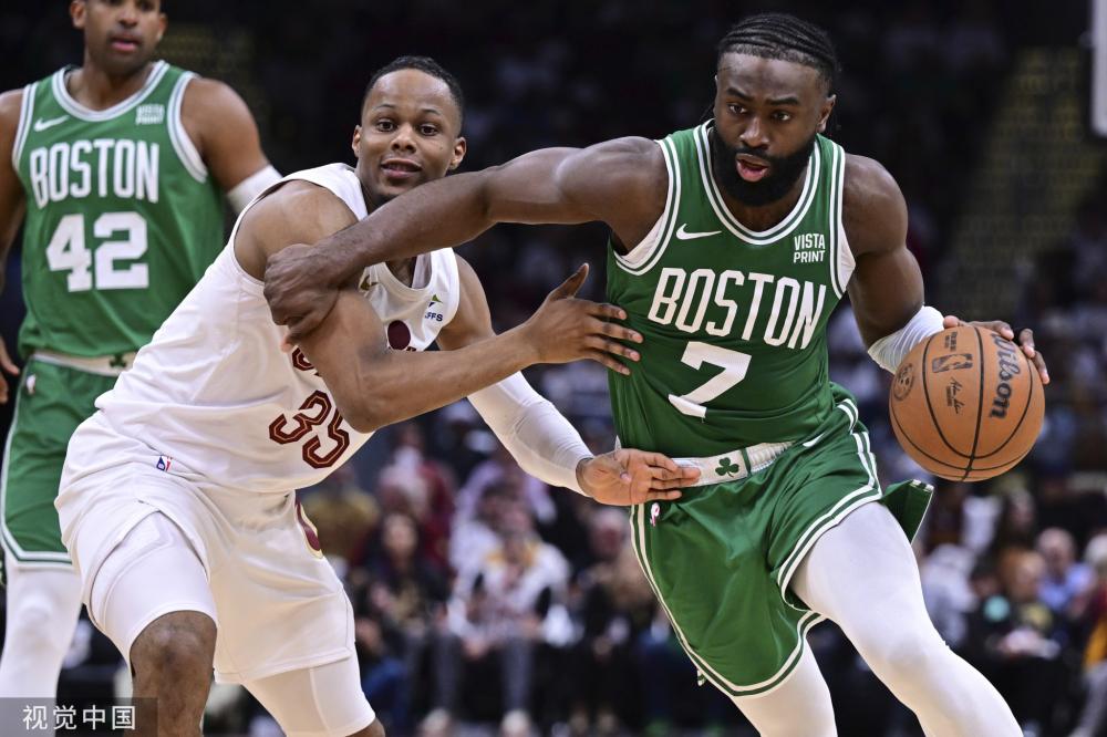 田径赛场上 田径赛场上